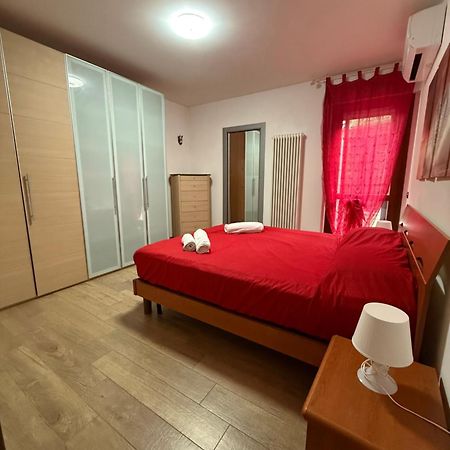 Caserma Guelfa - Casa Vacanza Chiarina San Benedetto del Tronto Buitenkant foto
