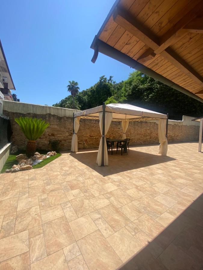 Caserma Guelfa - Casa Vacanza Chiarina San Benedetto del Tronto Buitenkant foto