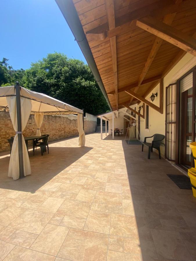 Caserma Guelfa - Casa Vacanza Chiarina San Benedetto del Tronto Buitenkant foto