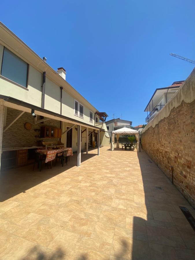 Caserma Guelfa - Casa Vacanza Chiarina San Benedetto del Tronto Buitenkant foto