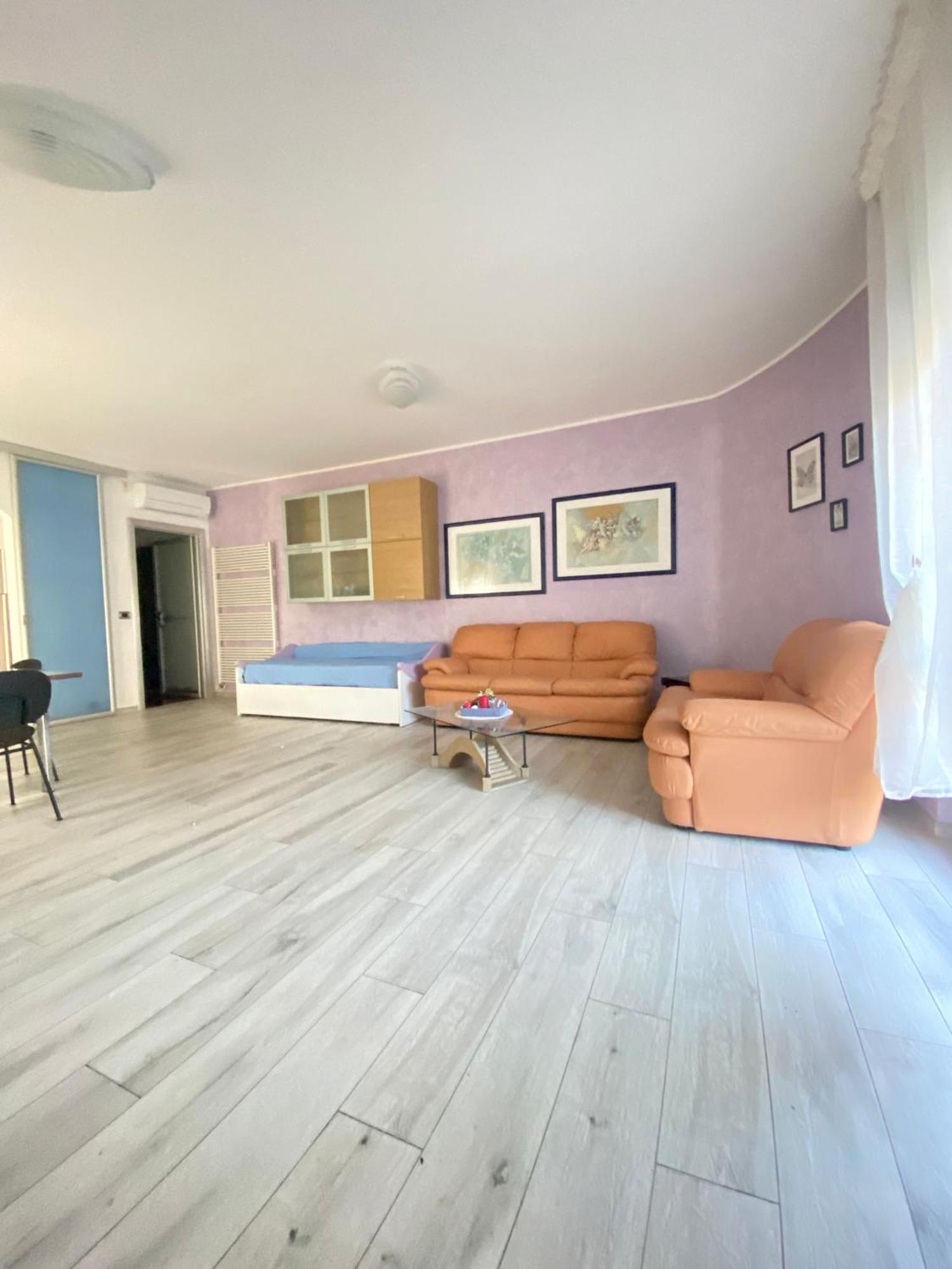 Caserma Guelfa - Casa Vacanza Chiarina San Benedetto del Tronto Buitenkant foto