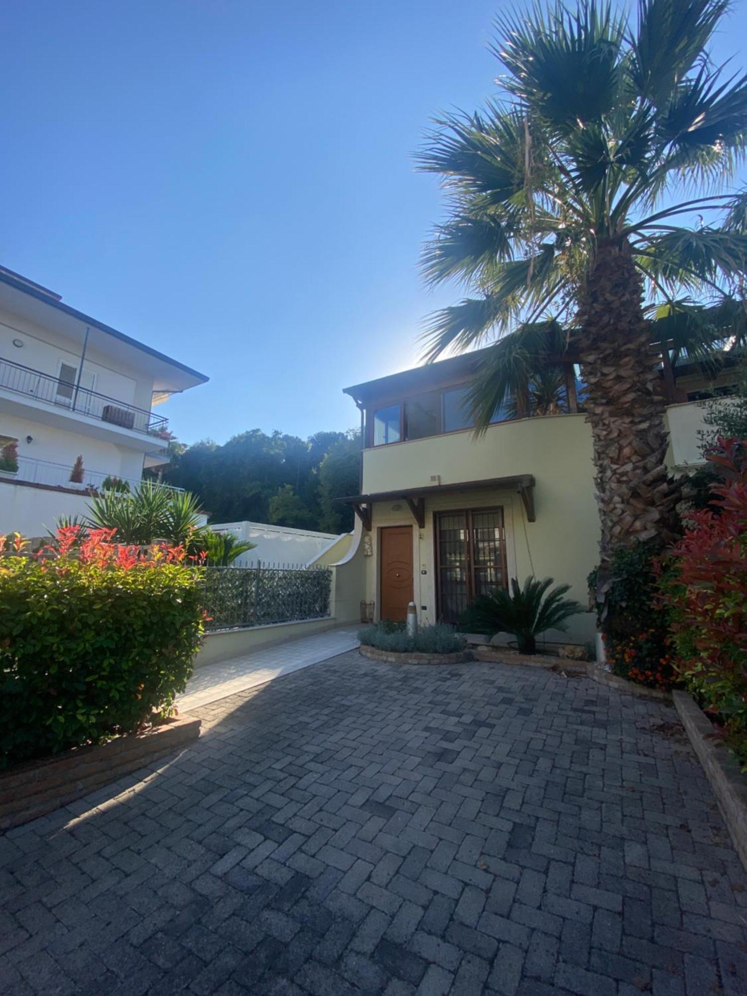 Caserma Guelfa - Casa Vacanza Chiarina San Benedetto del Tronto Buitenkant foto