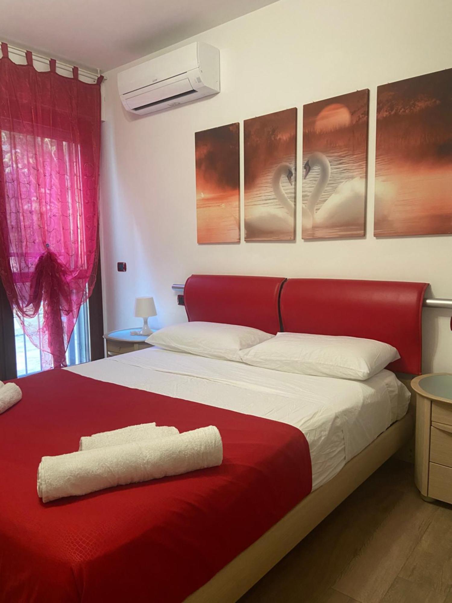Caserma Guelfa - Casa Vacanza Chiarina San Benedetto del Tronto Buitenkant foto