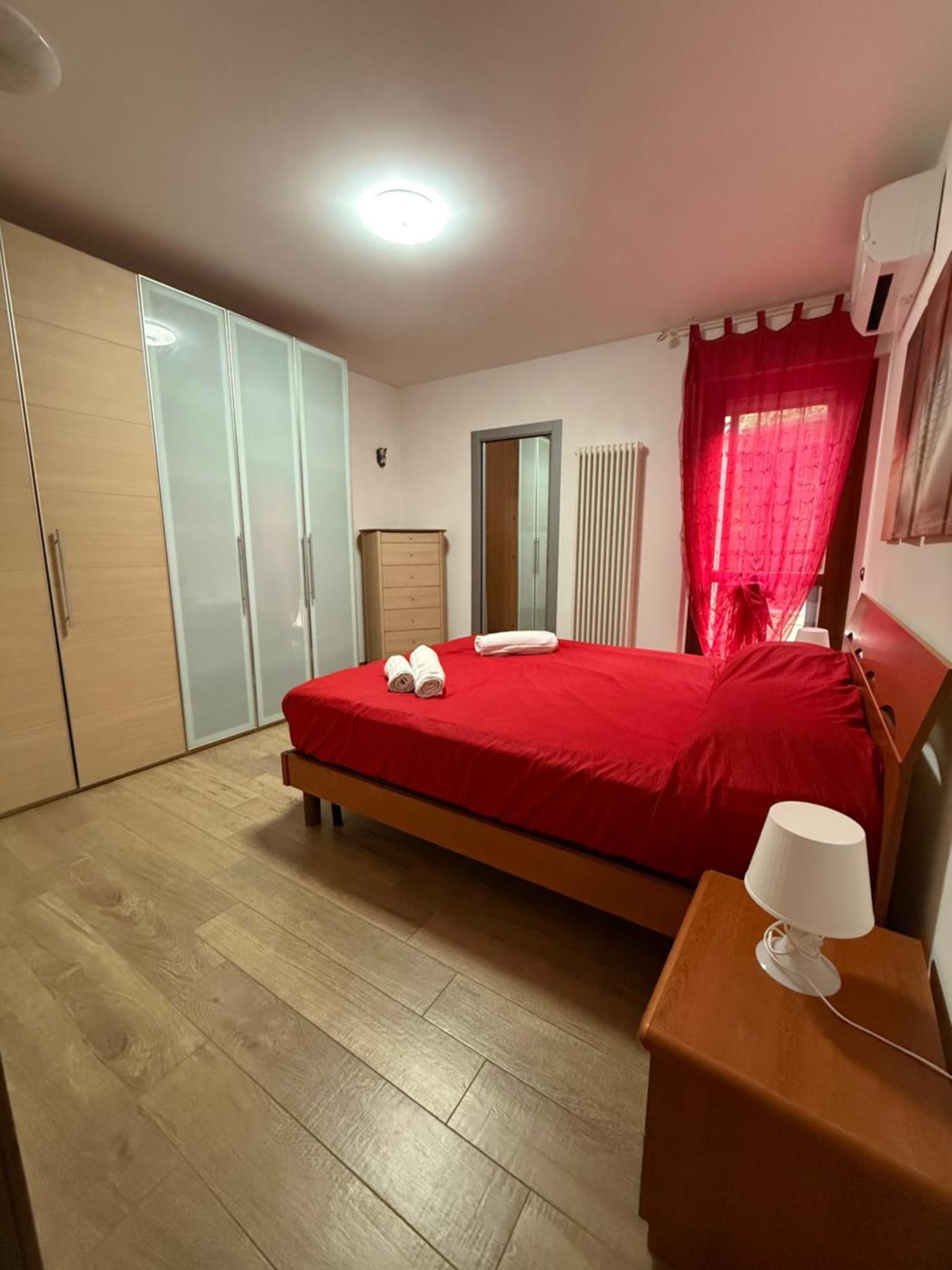 Caserma Guelfa - Casa Vacanza Chiarina San Benedetto del Tronto Buitenkant foto